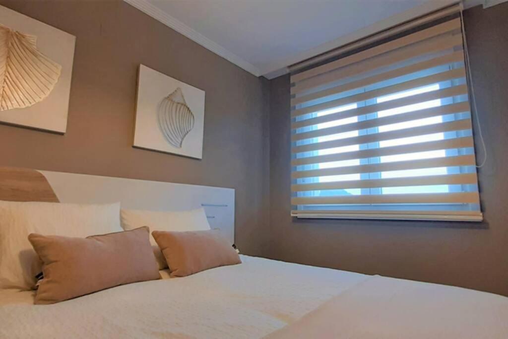 Apartamento Playa Foz Con Piscina Y Parking 010 Lejlighed Eksteriør billede