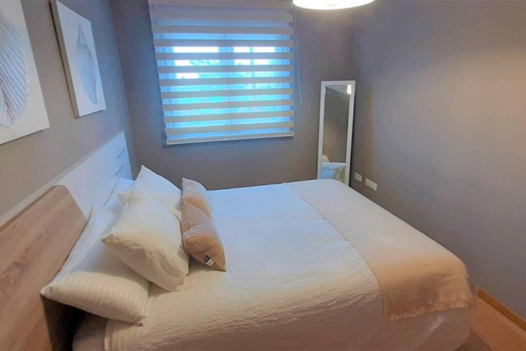 Apartamento Playa Foz Con Piscina Y Parking 010 Lejlighed Eksteriør billede